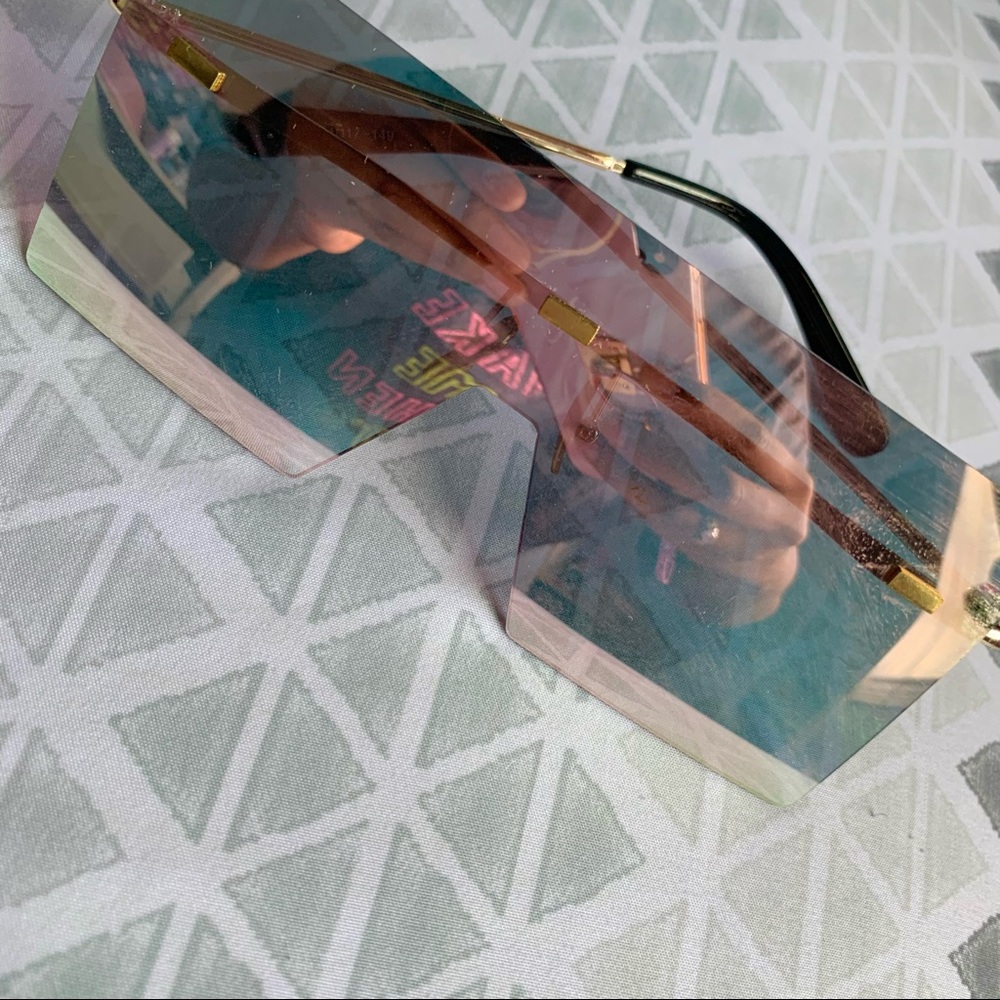 Chrome Sunglasses for the Summer ☀️💕